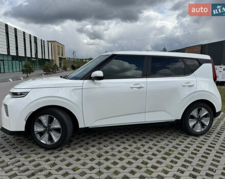 Белый Киа Soul, объемом двигателя 0 л и пробегом 70 тыс. км за 18200 $, фото 2 на Automoto.ua