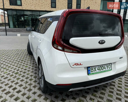 Белый Киа Soul, объемом двигателя 0 л и пробегом 70 тыс. км за 18200 $, фото 7 на Automoto.ua
