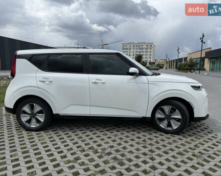 Белый Киа Soul, объемом двигателя 0 л и пробегом 70 тыс. км за 18200 $, фото 4 на Automoto.ua