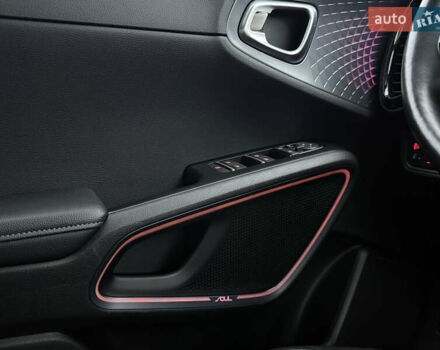 Белый Киа Soul, объемом двигателя 0 л и пробегом 26 тыс. км за 21500 $, фото 6 на Automoto.ua