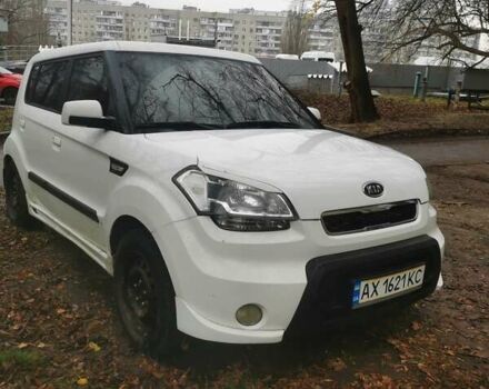 Белый Киа Soul, объемом двигателя 1.59 л и пробегом 185 тыс. км за 6700 $, фото 1 на Automoto.ua