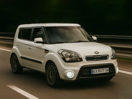 Киа Soul 2011 в Вишневом на Automoto.ua Белый Киа Soul, объемом двигателя 1.6 л и пробегом 167 тыс. км за 7600 $, фото 1 на Automoto.ua