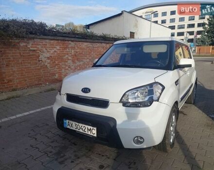 Белый Киа Soul, объемом двигателя 1.59 л и пробегом 105 тыс. км за 7800 $, фото 1 на Automoto.ua