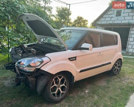 Белый Киа Soul, объемом двигателя 1.6 л и пробегом 200 тыс. км за 1850 $, фото 1 на Automoto.ua