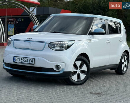 Білий Кіа Soul, об'ємом двигуна 0 л та пробігом 135 тис. км за 5600 $, фото 1 на Automoto.ua