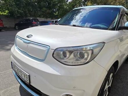 Білий Кіа Soul, об'ємом двигуна 0 л та пробігом 101 тис. км за 6500 $, фото 1 на Automoto.ua