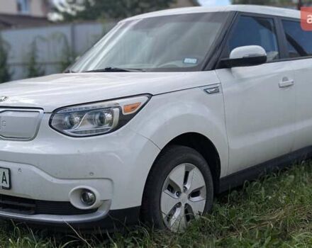 Белый Киа Soul, объемом двигателя 0 л и пробегом 98 тыс. км за 3900 $, фото 1 на Automoto.ua