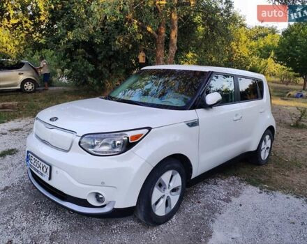 Белый Киа Soul, объемом двигателя 0 л и пробегом 100 тыс. км за 5300 $, фото 1 на Automoto.ua