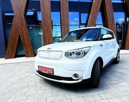 Белый Киа Soul, объемом двигателя 0 л и пробегом 122 тыс. км за 6850 $, фото 1 на Automoto.ua