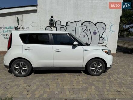 Белый Киа Soul, объемом двигателя 0 л и пробегом 95 тыс. км за 6000 $, фото 1 на Automoto.ua