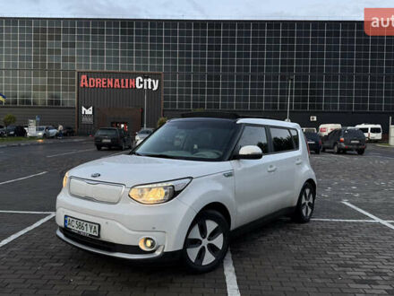 Киа Soul 2015 в Луцке на Automoto.ua Белый Киа Soul, объемом двигателя 0 л и пробегом 130 тыс. км за 10999 $, фото 1 на Automoto.ua