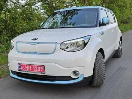 Кіа Soul 2015 у Ковель на Automoto.ua Білий Кіа Soul, об'ємом двигуна 0 л та пробігом 65 тис. км за 7995 $, фото 1 на Automoto.ua