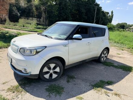 Белый Киа Soul, объемом двигателя 0 л и пробегом 102 тыс. км за 7722 $, фото 1 на Automoto.ua