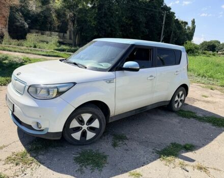 Белый Киа Soul, объемом двигателя 0 л и пробегом 102 тыс. км за 7722 $, фото 1 на Automoto.ua