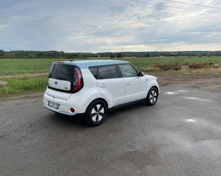 Белый Киа Soul, объемом двигателя 0 л и пробегом 122 тыс. км за 3900 $, фото 1 на Automoto.ua