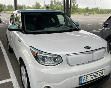 Белый Киа Soul, объемом двигателя 0 л и пробегом 136 тыс. км за 8800 $, фото 1 на Automoto.ua