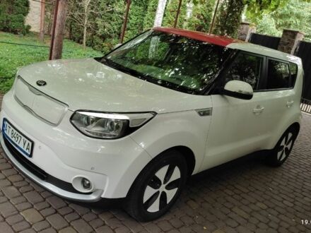 Белый Киа Soul, объемом двигателя 0 л и пробегом 90 тыс. км за 7500 $, фото 1 на Automoto.ua