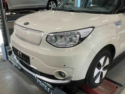 Кіа Soul 2016 у Києві на Automoto.ua Білий Кіа Soul, об'ємом двигуна 0 л та пробігом 131 тис. км за 7000 $, фото 1 на Automoto.ua
