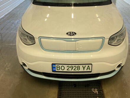 Киа Soul 2016 в Теребовле на Automoto.ua Белый Киа Soul, объемом двигателя 0 л и пробегом 65 тыс. км за 8800 $, фото 1 на Automoto.ua