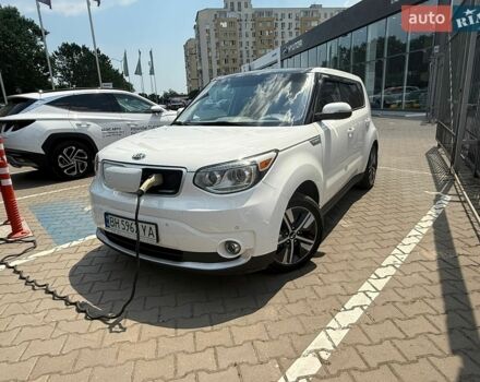 Белый Киа Soul, объемом двигателя 0 л и пробегом 156 тыс. км за 11200 $, фото 1 на Automoto.ua