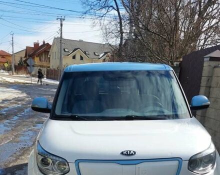Белый Киа Soul, объемом двигателя 0 л и пробегом 113 тыс. км за 8199 $, фото 1 на Automoto.ua