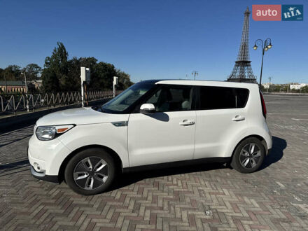 Кіа Soul 2016 у Харкові на Automoto.ua Білий Кіа Soul, об'ємом двигуна 0 л та пробігом 68 тис. км за 9700 $, фото 1 на Automoto.ua