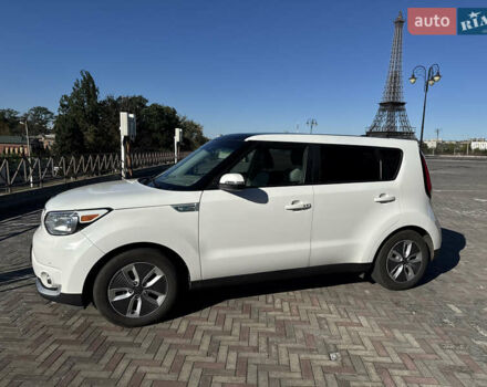 Белый Киа Soul, объемом двигателя 0 л и пробегом 68 тыс. км за 9700 $, фото 1 на Automoto.ua