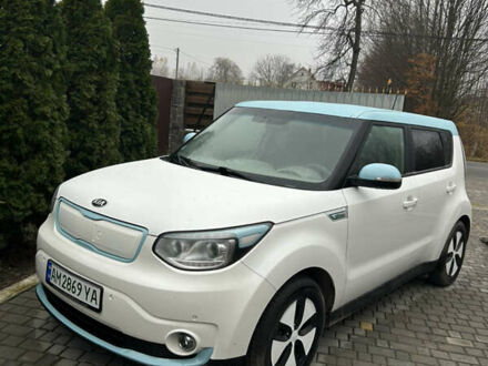 Белый Киа Soul, объемом двигателя 0 л и пробегом 113 тыс. км за 6900 $, фото 1 на Automoto.ua