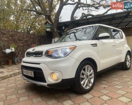 Киа Soul 2017 в Одессе на Automoto.ua Белый Киа Soul, объемом двигателя 2 л и пробегом 118 тыс. км за 12200 $, фото 1 на Automoto.ua