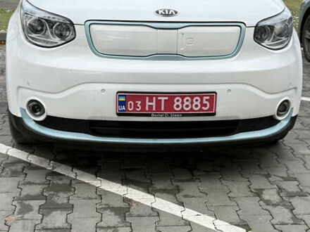Белый Киа Soul, объемом двигателя 0 л и пробегом 172 тыс. км за 5850 $, фото 1 на Automoto.ua