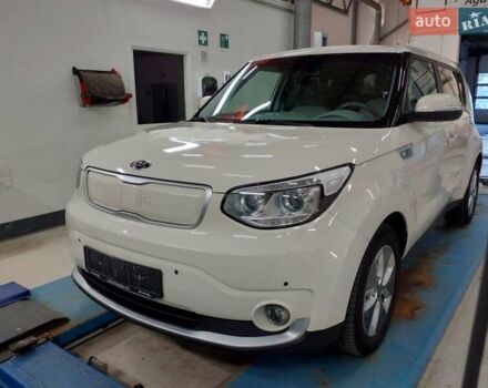 Белый Киа Soul, объемом двигателя 0 л и пробегом 90 тыс. км за 11700 $, фото 1 на Automoto.ua
