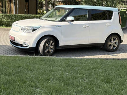 Белый Киа Soul, объемом двигателя 0 л и пробегом 122 тыс. км за 8250 $, фото 1 на Automoto.ua