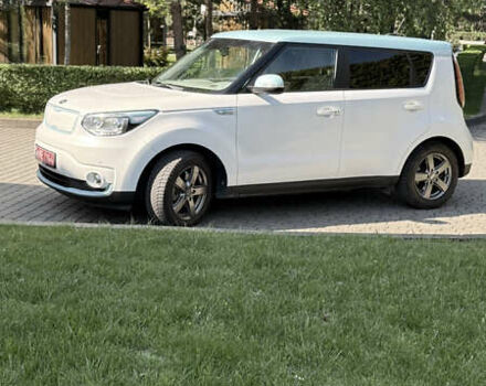 Белый Киа Soul, объемом двигателя 0 л и пробегом 122 тыс. км за 8300 $, фото 1 на Automoto.ua