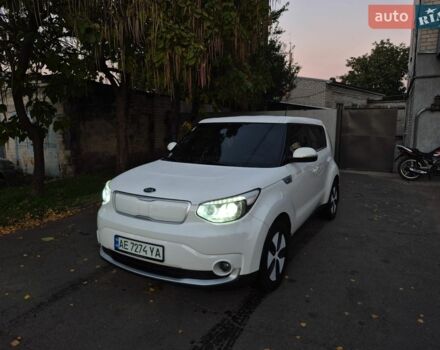 Белый Киа Soul, объемом двигателя 0 л и пробегом 107 тыс. км за 10900 $, фото 1 на Automoto.ua