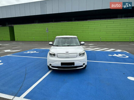 Белый Киа Soul, объемом двигателя 0 л и пробегом 123 тыс. км за 12500 $, фото 1 на Automoto.ua