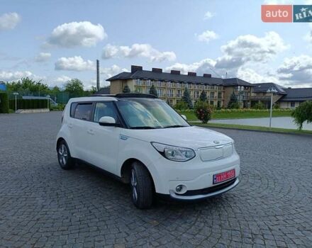Белый Киа Soul, объемом двигателя 0 л и пробегом 130 тыс. км за 9250 $, фото 1 на Automoto.ua