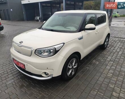 Белый Киа Soul, объемом двигателя 0 л и пробегом 90 тыс. км за 12000 $, фото 1 на Automoto.ua
