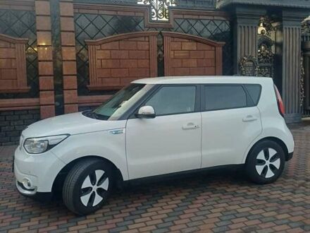 Белый Киа Soul, объемом двигателя 0 л и пробегом 50 тыс. км за 11950 $, фото 1 на Automoto.ua