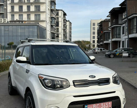 Белый Киа Soul, объемом двигателя 2 л и пробегом 117 тыс. км за 10699 $, фото 1 на Automoto.ua