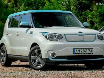 Киа Soul 2018 в Бердичеве на Automoto.ua Белый Киа Soul, объемом двигателя 0 л и пробегом 112 тыс. км за 10999 $, фото 1 на Automoto.ua