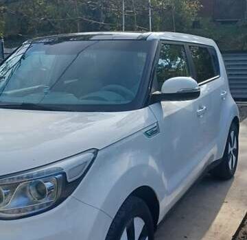 Белый Киа Soul, объемом двигателя 0 л и пробегом 44 тыс. км за 11500 $, фото 1 на Automoto.ua