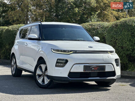 Белый Киа Soul, объемом двигателя 0 л и пробегом 120 тыс. км за 16900 $, фото 1 на Automoto.ua