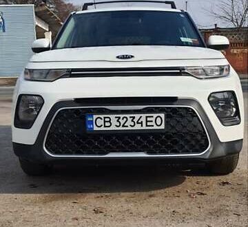 Киа Soul 2020 в Чернигове на Automoto.ua Белый Киа Soul, объемом двигателя 2 л и пробегом 78 тыс. км за 14100 $, фото 1 на Automoto.ua