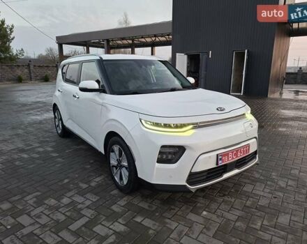 Белый Киа Soul, объемом двигателя 0 л и пробегом 147 тыс. км за 17700 $, фото 1 на Automoto.ua