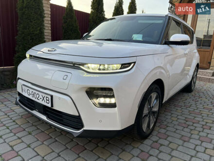 Киа Soul 2020 в Львове на Automoto.ua Белый Киа Soul, объемом двигателя 0 л и пробегом 133 тыс. км за 15999 $, фото 1 на Automoto.ua