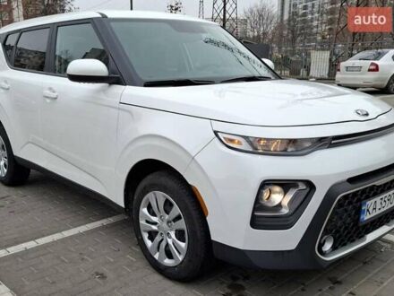Киа Soul 2021 в Киеве на Automoto.ua Белый Киа Soul, объемом двигателя 2 л и пробегом 25 тыс. км за 16500 $, фото 1 на Automoto.ua