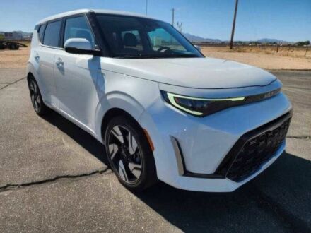 Киа Soul 2024 в Житомире на Automoto.ua Белый Киа Soul, объемом двигателя 2 л и пробегом 20 тыс. км за 14000 $, фото 1 на Automoto.ua