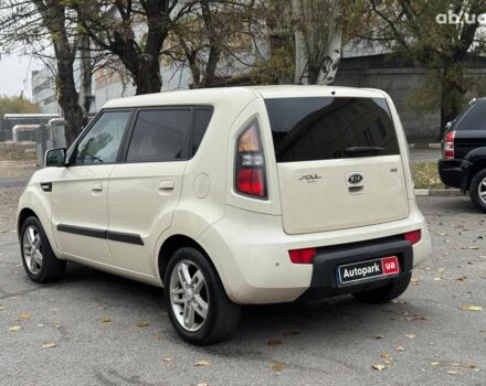 Бежевый Киа Soul, объемом двигателя 1.6 л и пробегом 289 тыс. км за 6690 $, фото 4 на Automoto.ua