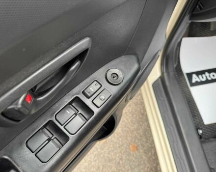 Бежевый Киа Soul, объемом двигателя 1.6 л и пробегом 289 тыс. км за 6690 $, фото 15 на Automoto.ua