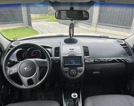 Бежевий Кіа Soul, об'ємом двигуна 1.6 л та пробігом 230 тис. км за 5700 $, фото 5 на Automoto.ua